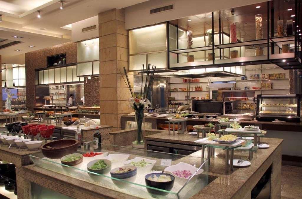 Grand Oriental Hotel Дунгуань Ресторан фото