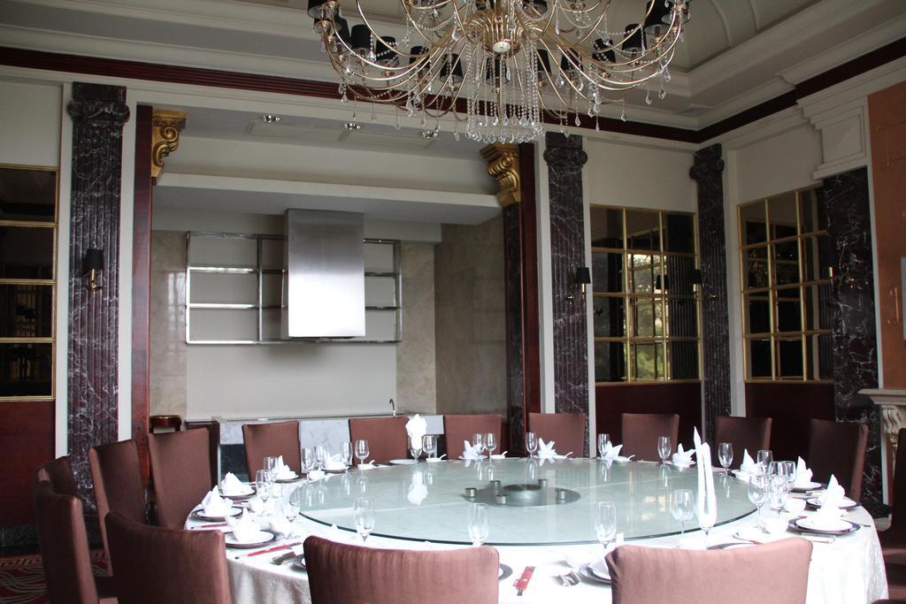 Grand Oriental Hotel Дунгуань Экстерьер фото