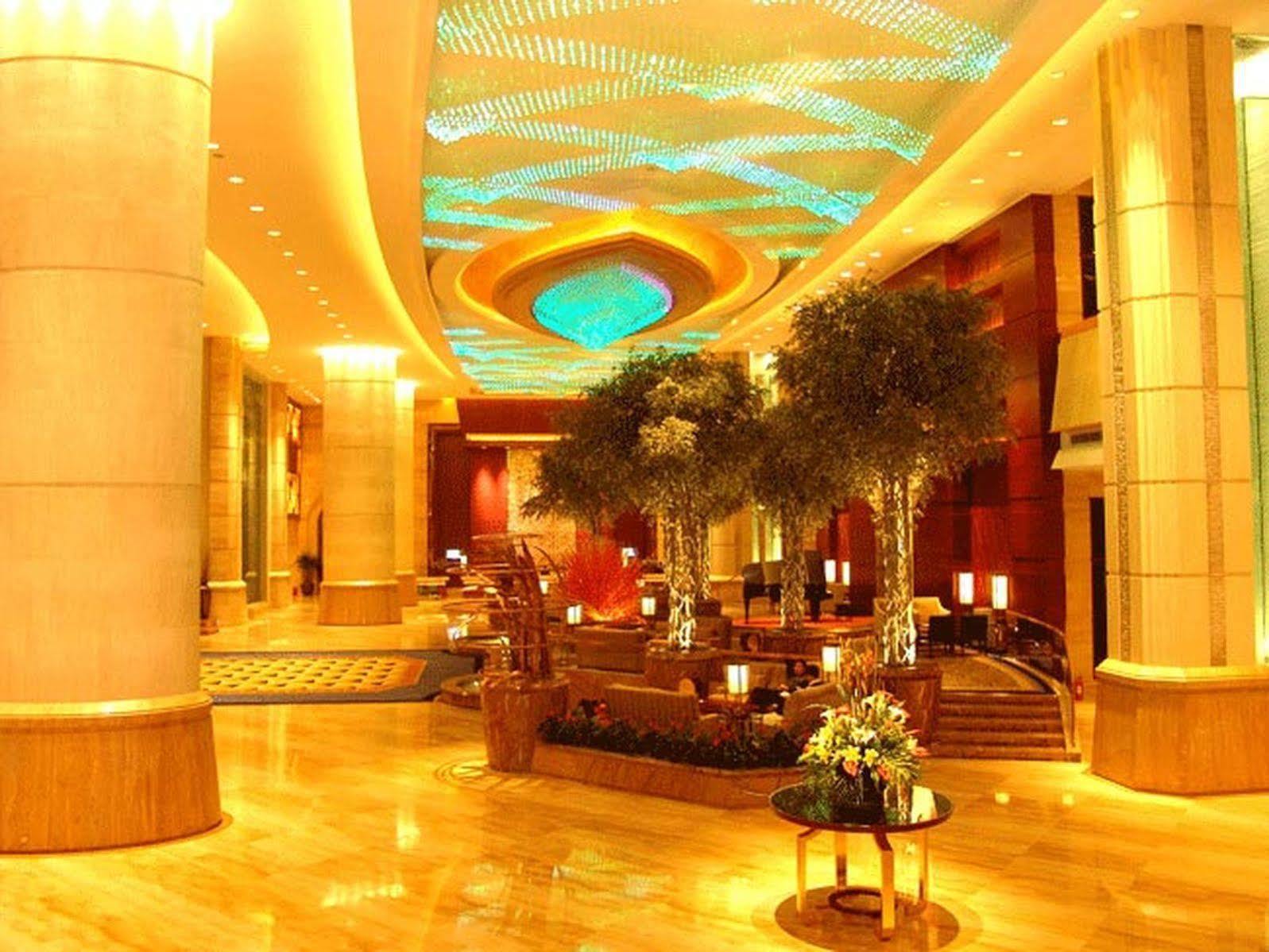 Grand Oriental Hotel Дунгуань Экстерьер фото